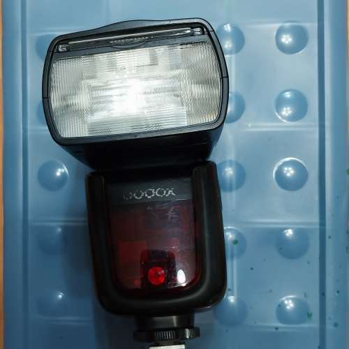 神牛V860 II連原廠鋰電及X pro引閃及充電器