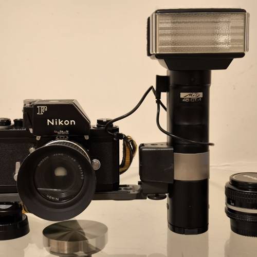 Nikon F 大F全黑+鏡頭+閃燈