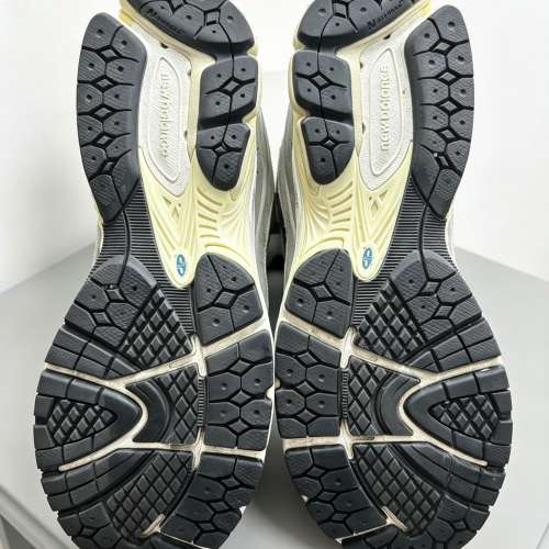 New Balance 2002RNA