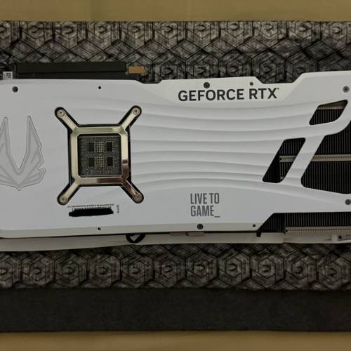 ZOTAC GAMING GeForce RTX 4090 AMP Extreme AIRO White Edition顯示卡