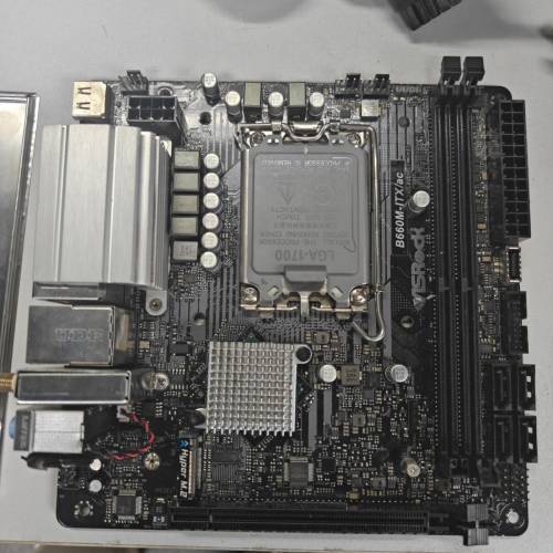 ASROCK B660M-ITX/AC DDR4