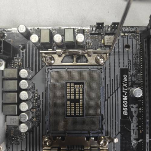 ASROCK B660M-ITX/AC DDR4
