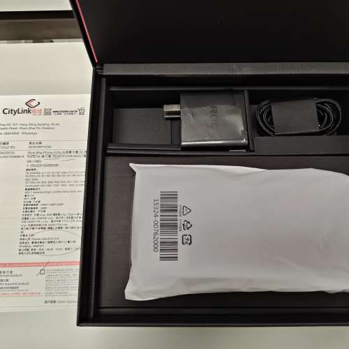 誠意 出售 Rog Phone 9 Pro 全套齊盒有單據（剛過保用）