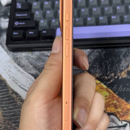 iPhone 17 Pro 橙色 256gb (有花)