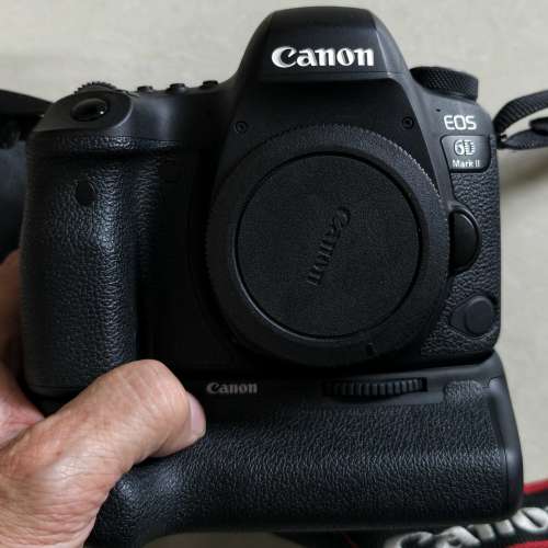 Canon 6Dmarkii 95% new ,連底座包兩電, 不是 r5 / r6