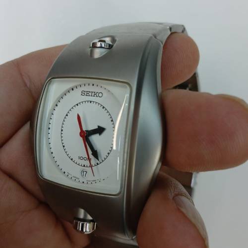 ( 世上無雙 ) Vintage 1990 SKK301 Space-Age太空時代 100M 石英錶