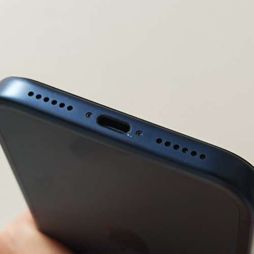 iphone 17 PRO MAX 512GB 藍色 電池 100% 保養至2027年1月 左上角有崩花 充電位小花