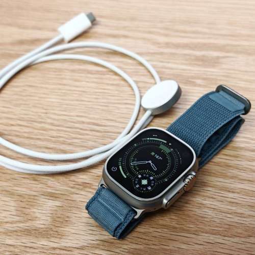 Apple Watch Ultra 3 GPS + 流動網絡 49 毫米原色鈦金屬錶殼 淺藍色登峰手環 保養...