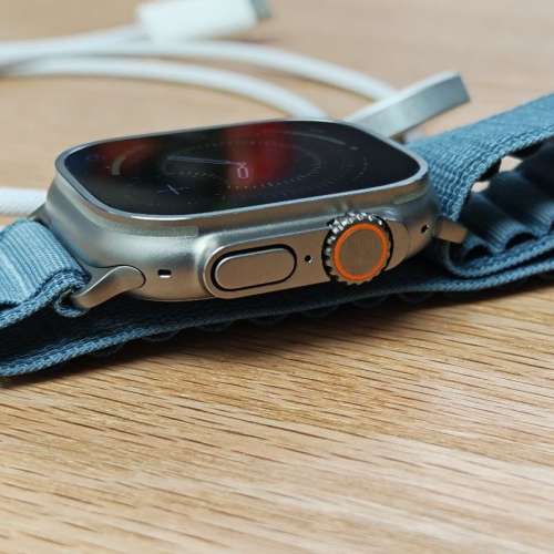 Apple Watch Ultra 3 GPS + 流動網絡 49 毫米原色鈦金屬錶殼 淺藍色登峰手環 保養...