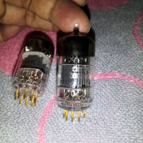 俄羅斯製造EH-12AX7金腳膽1對(100%運作全正常,靓仔小用)