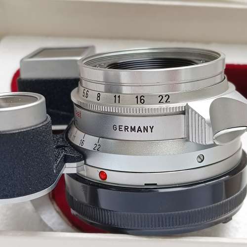 97% new  NOS Leica M5 OVP 50mm f14. Summilux 35mm f2.8 Summaron