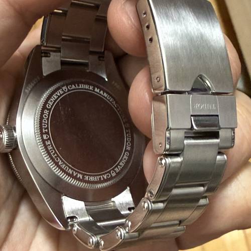 好𠃊新淨😂 Tudor 79030B 皮帶款 送代用鋼帶 原裝皮帶未戴過 出世咭 原裝盒 $16800