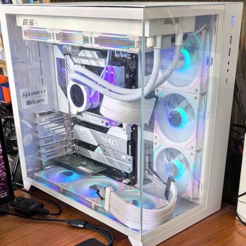 白色 X670E + 7950X3D + 64G DDR5-6000 + 4TB SSD 水冷電腦組合