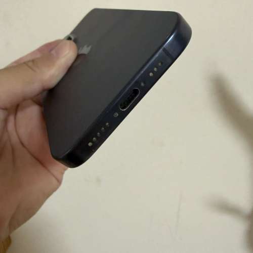 iPhone 15pro 256gb,港行雙卡，藍色鈦金屬，電池健康度87，所有功能正常！