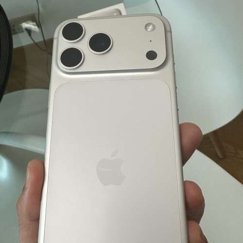自用 iPhone 17 Pro Max 256GB 港行｜保養至2026年10月，有盒有單｜電池健康98%｜屏...