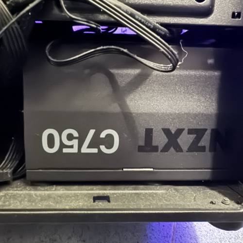 NZXT C750 (750W) 半模組電源