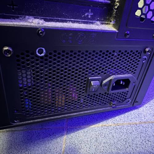 NZXT C750 (750W) 半模組電源