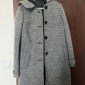 BCBGMAXAZRIA外套