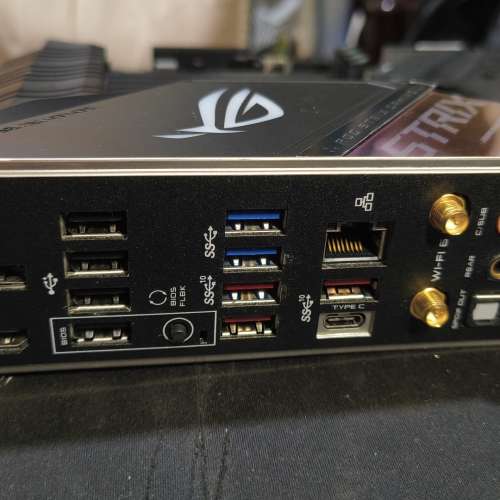 ROG STRIX Z490-E GAMING ATX主板 ((正版Window11Pro啟動碼)) Socket 1200