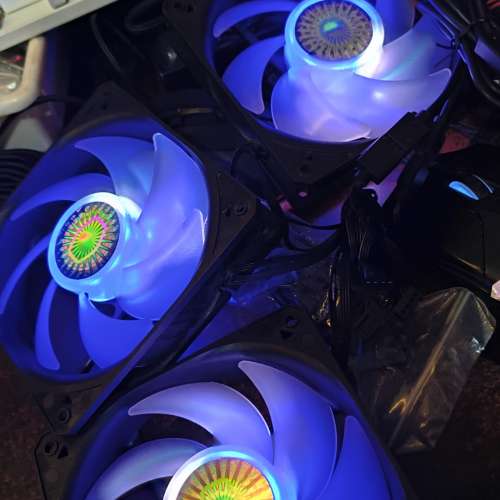 CoolerMaster 12cm RGB 風扇 三把跟習線跟控
