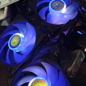 CoolerMaster 12cm RGB 風扇 三把跟習線跟控