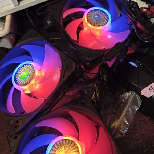 CoolerMaster 12cm RGB 風扇 三把跟習線跟控