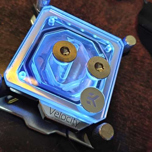 EK-Velocity Strike RGB 水冷散熱頭