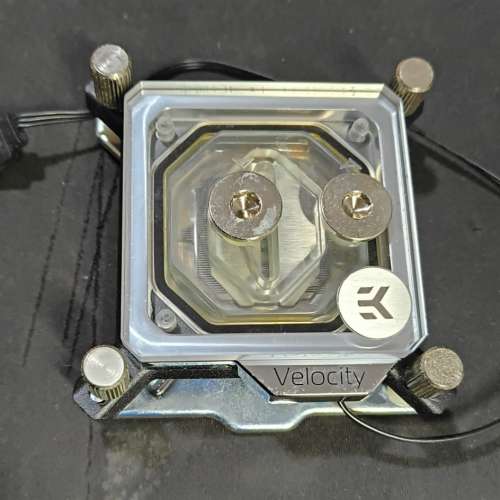 EK-Velocity Strike RGB 水冷散熱頭