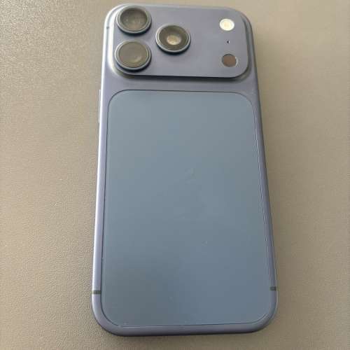 北歐版本 , 只支援單張實體 SIM 卡 + eSIM 的網路配置 , 電池健康100% iPhone 17 P...