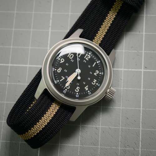 35mm 石英軍錶 日本機芯4年電 防水30m 礦物玻璃 跟4條尼龍帶