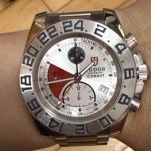 Tudor 帝舵 Iconaut 20400 GMT 計時自動機械錶（銀紅面）$13500