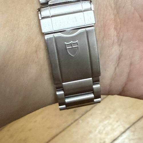 Tudor 帝舵 Iconaut 20400 GMT 計時自動機械錶（銀紅面）$13500