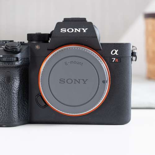Sony A7R III/A7R3 + RRS L-Bracket + 2 x Batteries