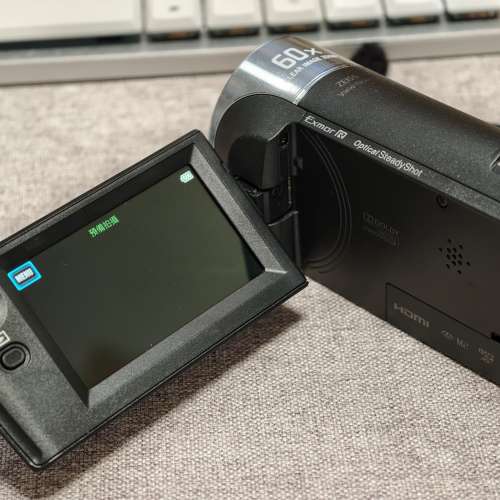 SONY CX405 Handycam&reg; 配備Exmor R&trade; CMOS 感測器的相片