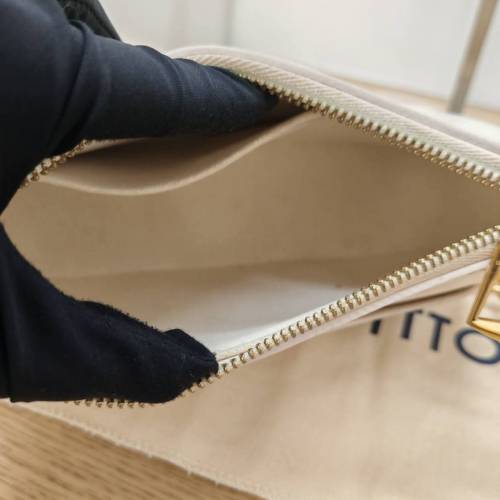 LouisVuitton