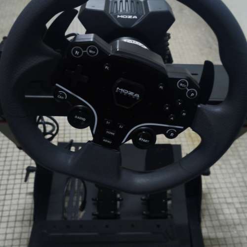 90%new Moza R3. 軚盤套裝連簡易車架 PC版