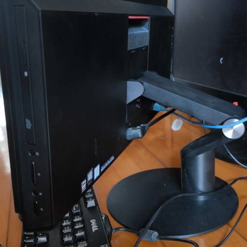 Lenovo M910Z AIO PC 一體式電腦 Dolby喇叭 24&ldquo;防反光高清屏幕