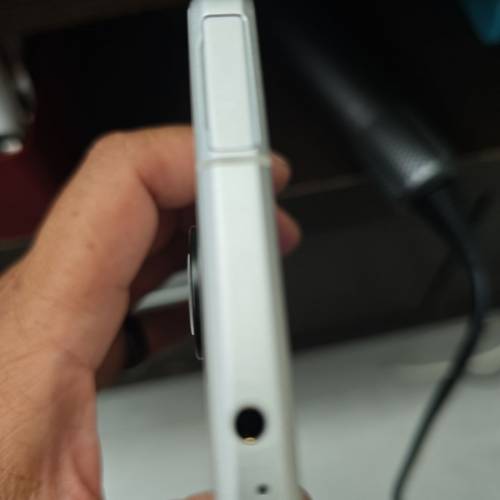 日本docomo sharp r8