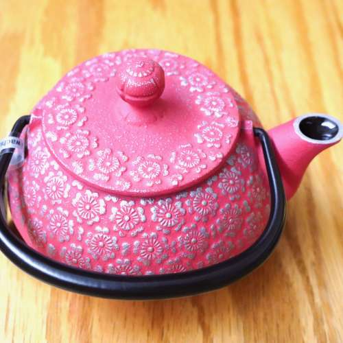 日本製 岩鋳 Iwachu 急須 0.32L 南部鉄器 粉紅櫻花銀色 南部鐵器鐵茶壼