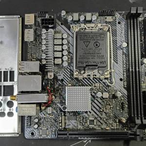 ITX 主版 H610M-ITXeDP  ((包含正版Window11專業版 啟用碼))  Socket 1700 內置WiFi