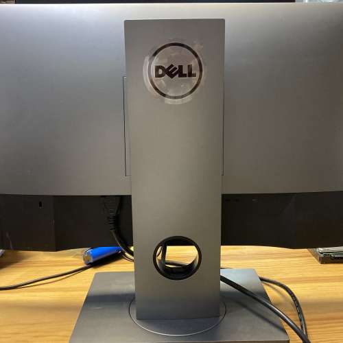 Dell UltraSharp U2419H 24吋顯示器，2020年11月出廠，支援DP、HDMI接口，螢幕大，...