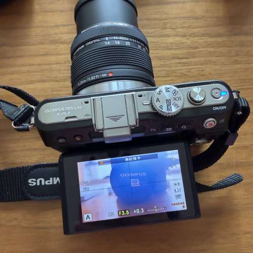 【九成新‧一手自用】Olympus PEN E-PL3 連原廠鏡頭及全套配件 (新手隨手拍首選)