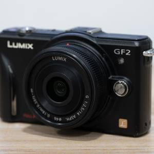 Panasonic Lumix GF2 連 14mm f/2.5 M43