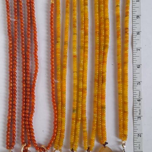 緬甸紅翡6mm圓珠26吋及黃翡6mm算盤珠22吋配上吊墜如照片，每套售三百元，兩套起八...