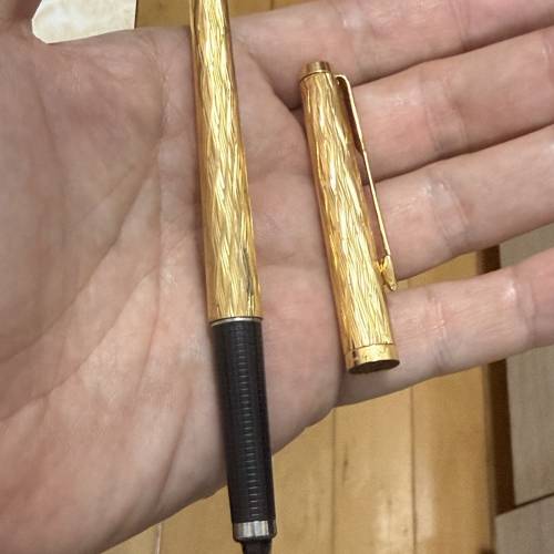 【珍藏古董筆】經典 1970s 派克 Parker 180 鍍金樹皮紋鋼筆（雙面書寫尖/法國製）$488