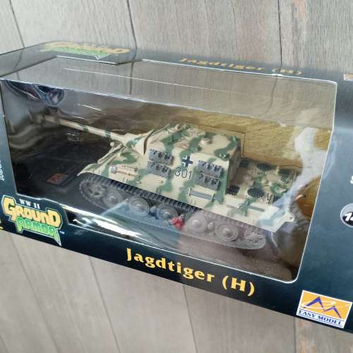 坦克模型 兩個 每個$100