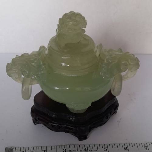 7x5寸新山玉香爐. 古舊精巧工藝品擺件，相信已停產。原價1500元。現清貨售900百元，...