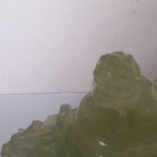 7x5寸新山玉香爐. 古舊精巧工藝品擺件，相信已停產。原價1500元。現清貨售900百元，...