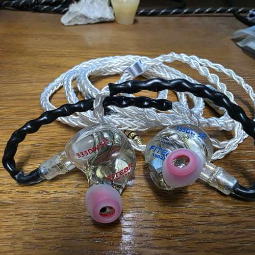 夢兔兔一比一復刻版 Fitear 335 DW SR