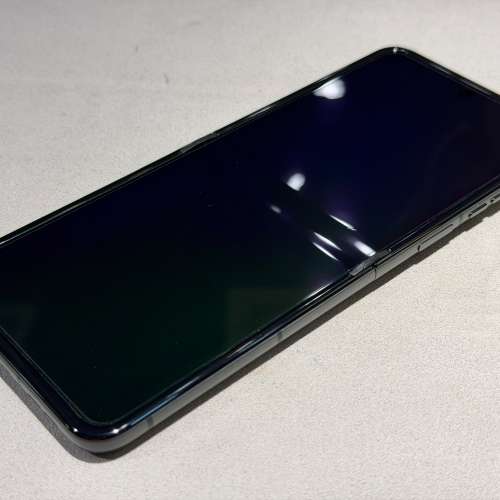 motorola razr 2024 uscellular 2手90% 美版 8+256gb 国際言語 操作正常 香港可用 ...